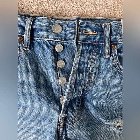 Aero 90’s high rise cut off Jean shorts 4” - Picture 7 of 8